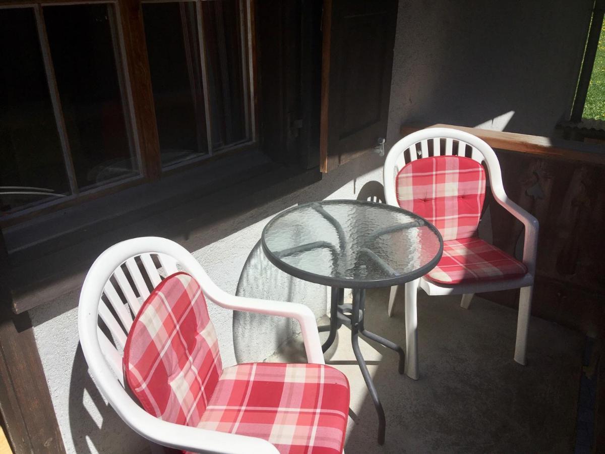 קלוסטר Ferienwohnung Uf Z'Enisch מראה חיצוני תמונה