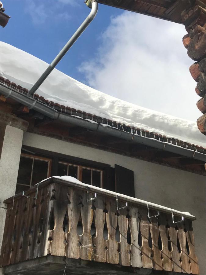 קלוסטר Ferienwohnung Uf Z'Enisch מראה חיצוני תמונה