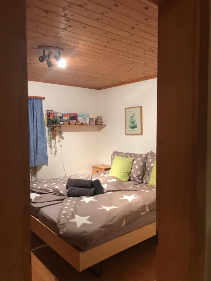 קלוסטר Ferienwohnung Uf Z'Enisch מראה חיצוני תמונה