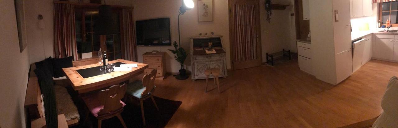 קלוסטר Ferienwohnung Uf Z'Enisch מראה חיצוני תמונה