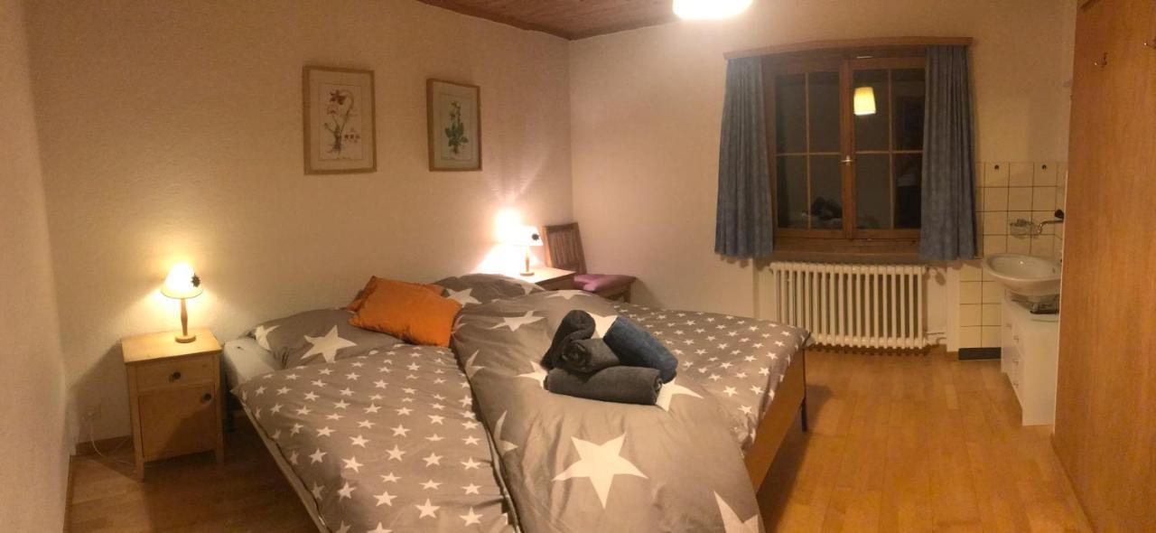 קלוסטר Ferienwohnung Uf Z'Enisch מראה חיצוני תמונה