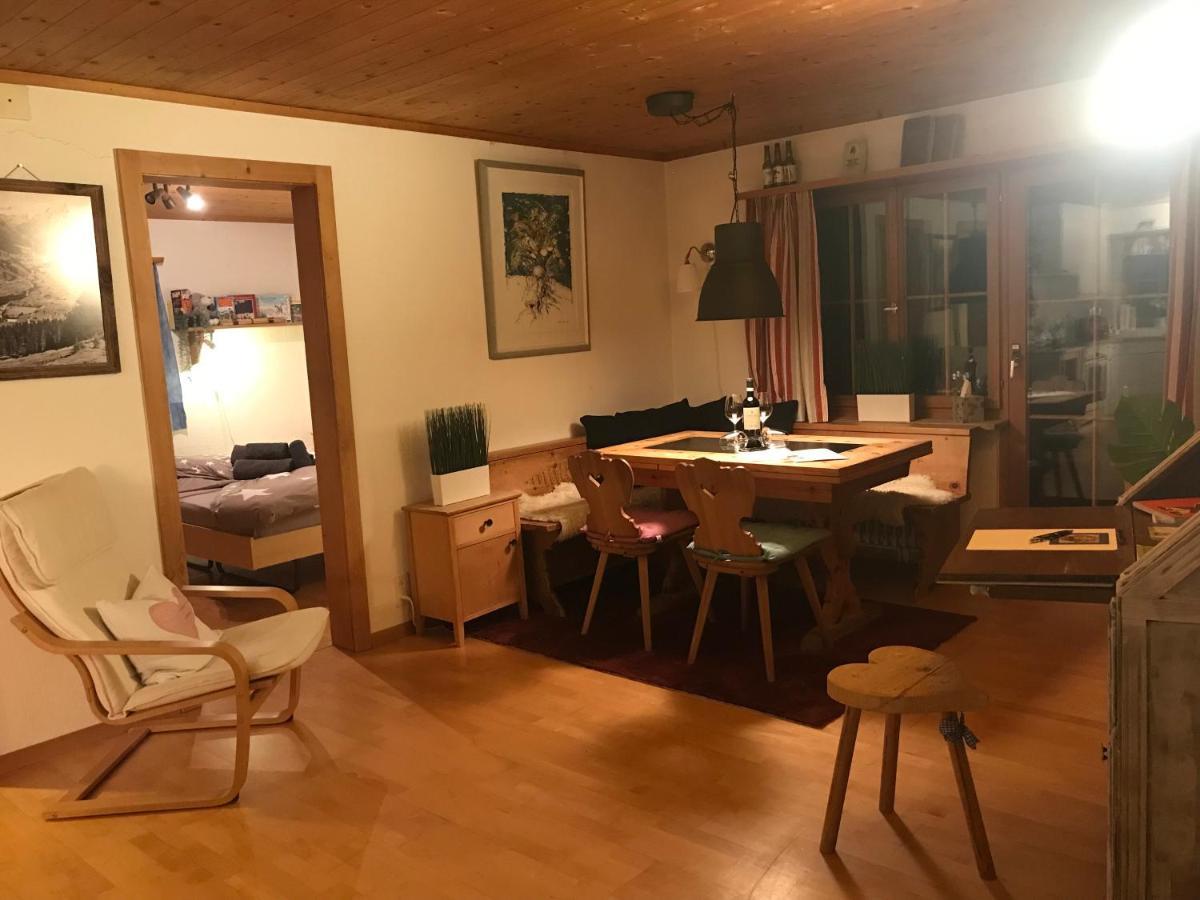 קלוסטר Ferienwohnung Uf Z'Enisch מראה חיצוני תמונה