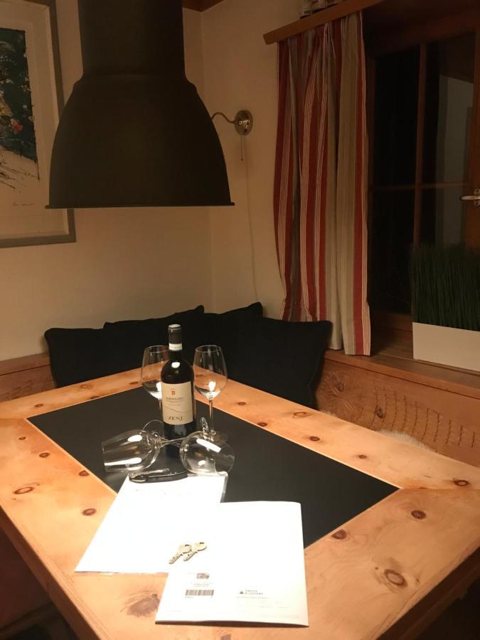 קלוסטר Ferienwohnung Uf Z'Enisch מראה חיצוני תמונה